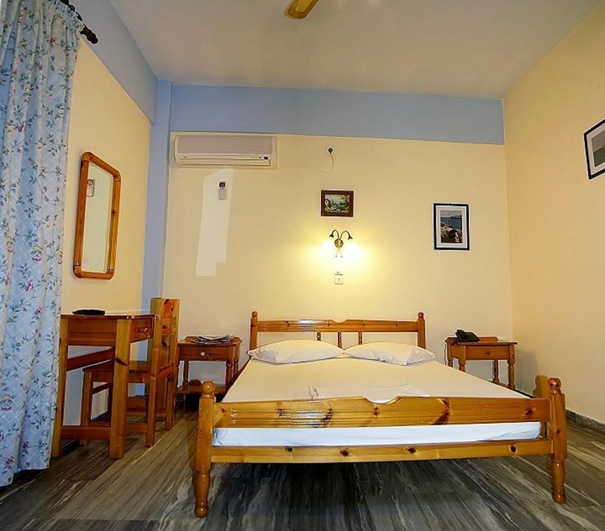Appartement Idroussa à Batsíon Chambre photo