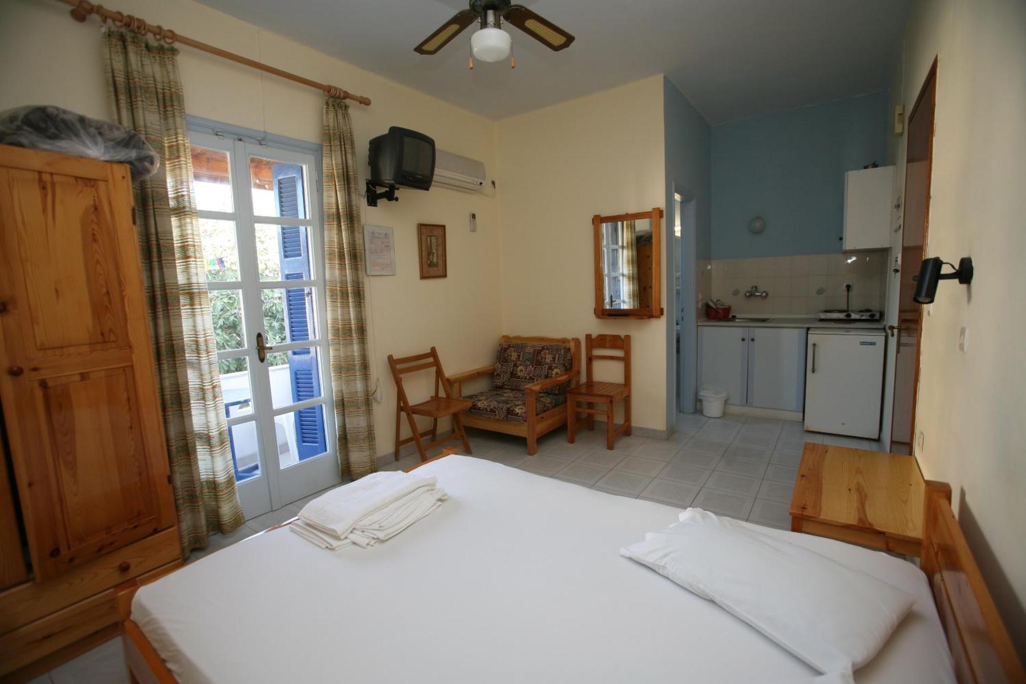 Appartement Idroussa à Batsíon Chambre photo